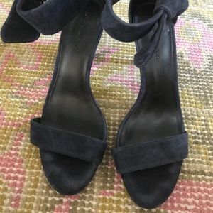 Banana Republic navy suede heel with bow